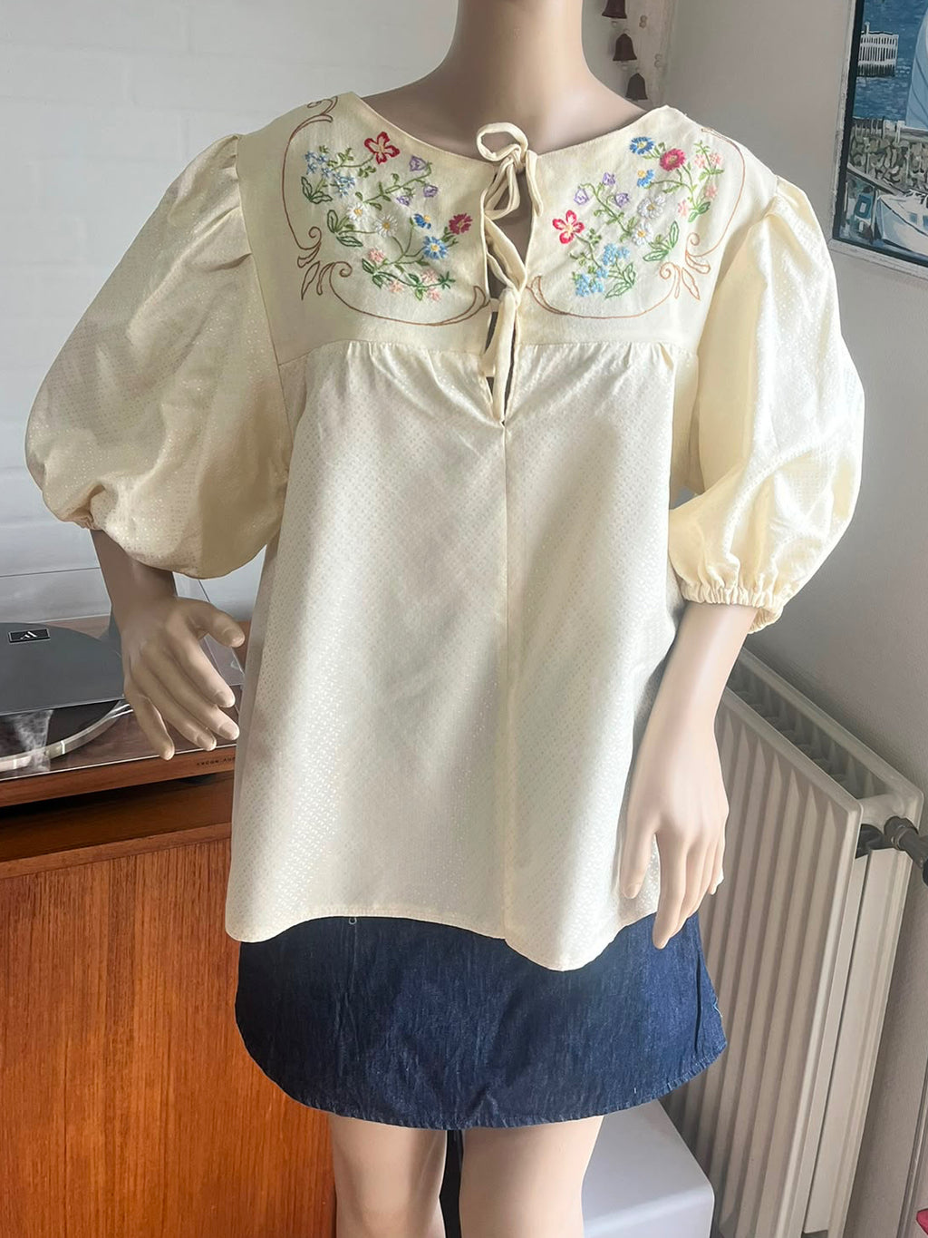 Blouse - Floral Embroidery