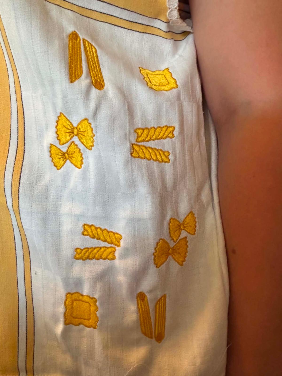 Top - Tablecloth Pasta