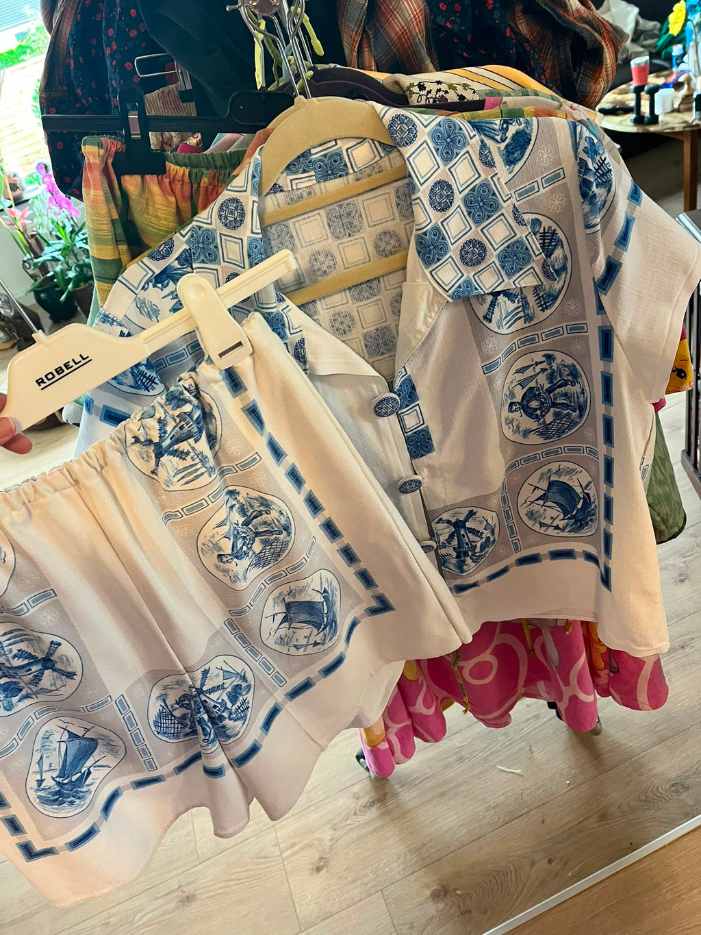 Matching Set - Dutch Style