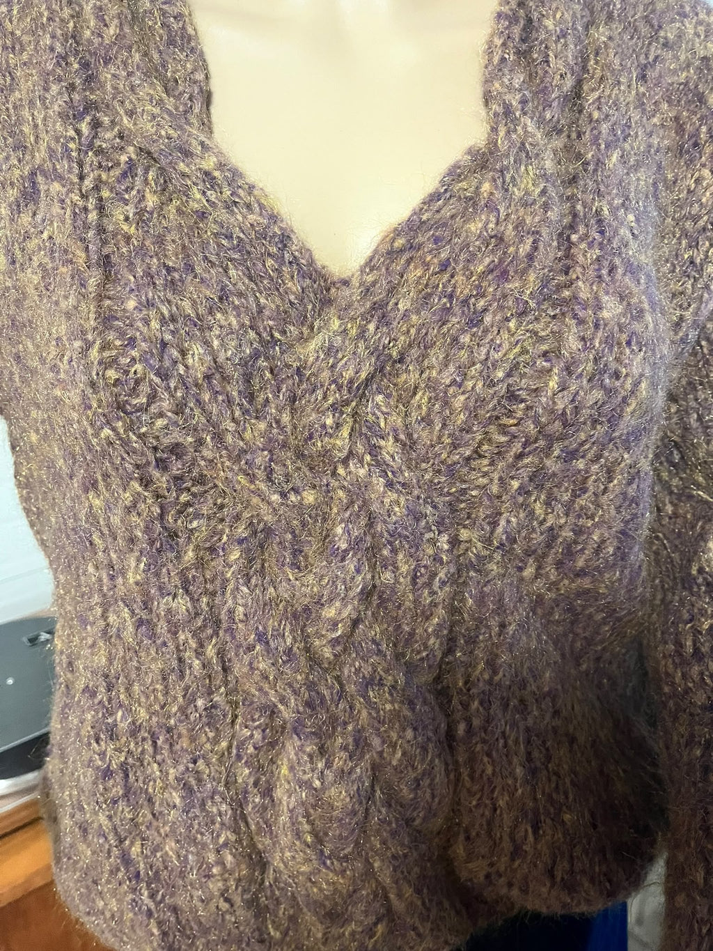 Mauve & Gold Textured V-Neck Jumper — detail or additional view